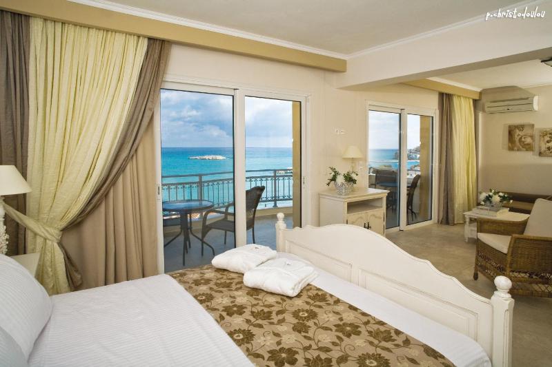 Superior Suite with Sea View image 1