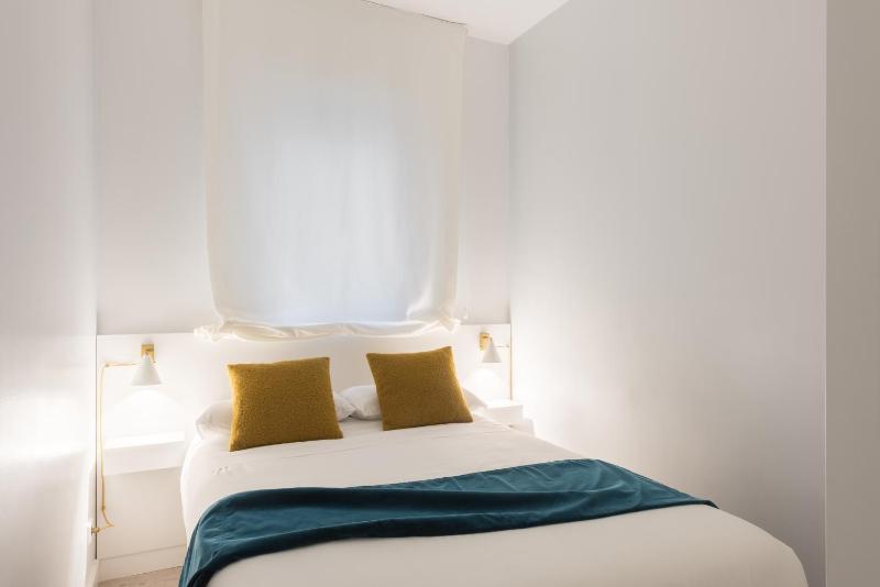 Two-Bedroom Apartment (6 Adults) image 2