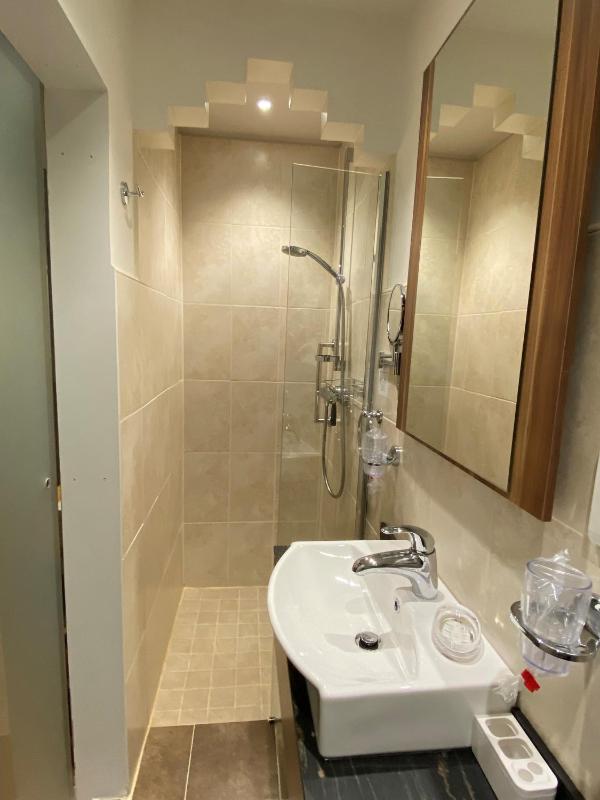 King Room with Mountain View image 3