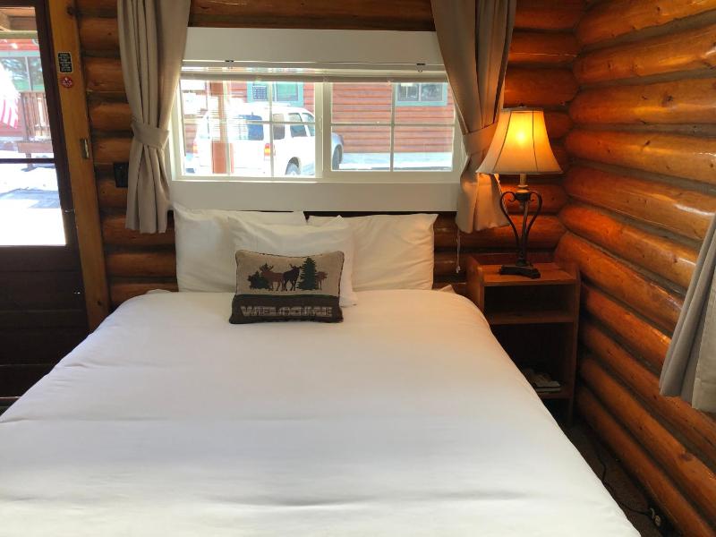 2 Room 2 Queen - Cabin 21 image 4