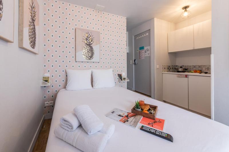 Two-Room Apartment image 1