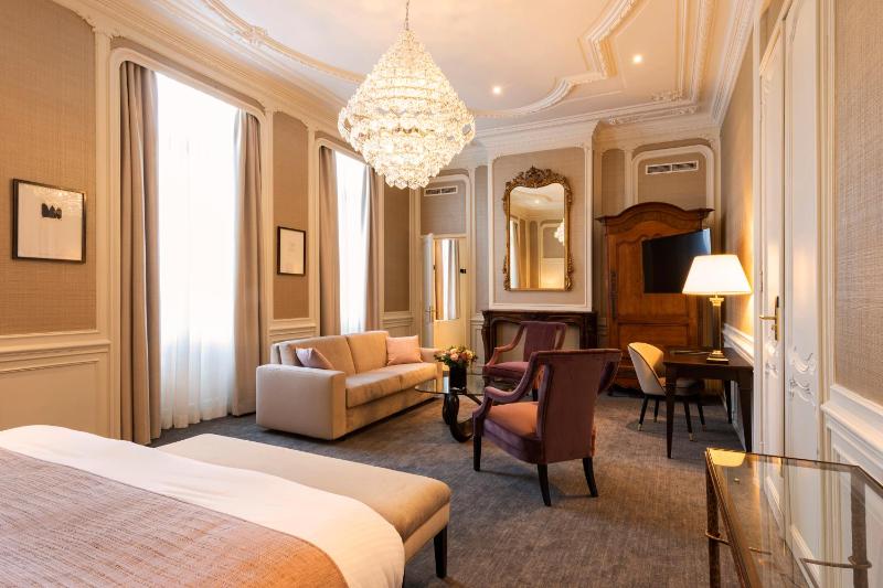 Royal Arches Suite image 1