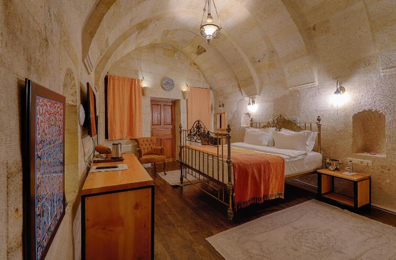 Suite with Balcony image 3