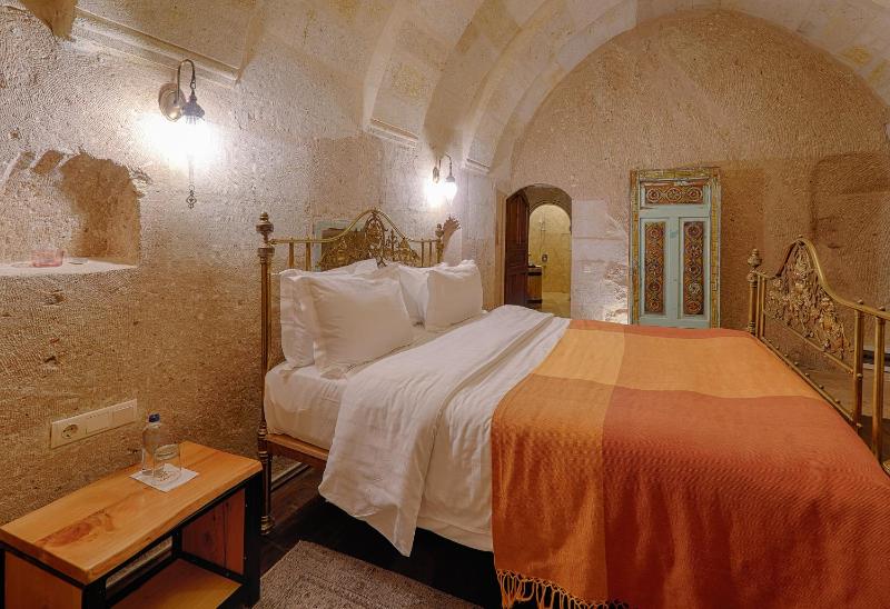 Suite with Balcony image 1