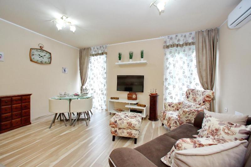 Few steps from the center - new and modern apartment for 4 persons - image 12