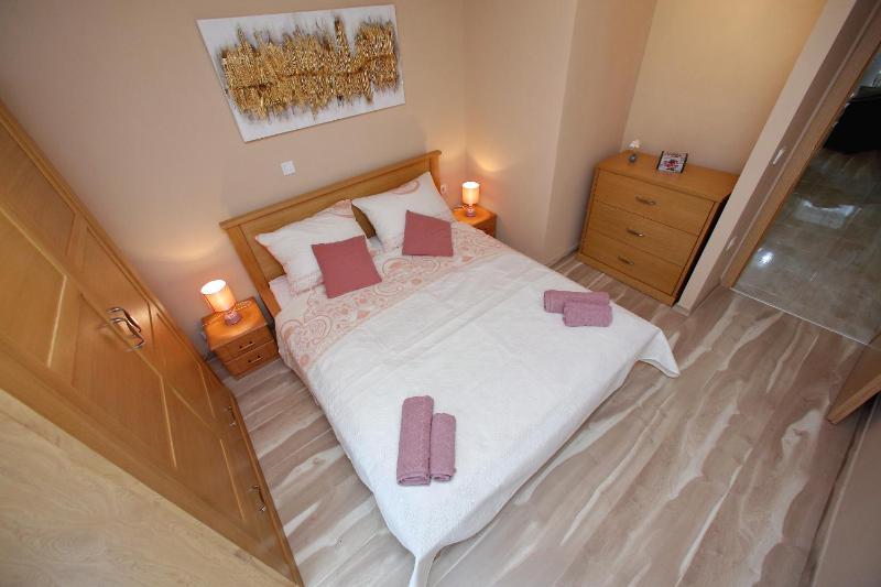 Few steps from the center - new and modern apartment for 4 persons - image 7