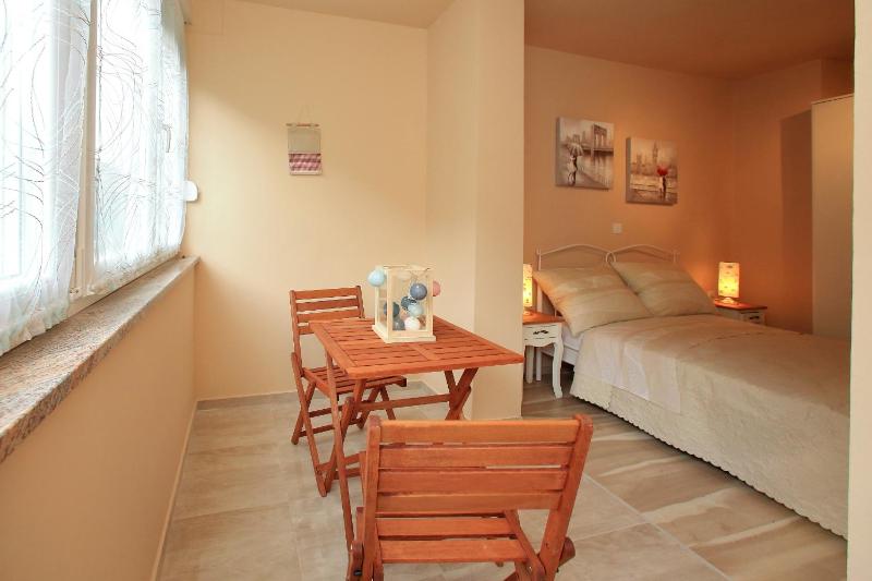 Few steps from the center - new and modern apartment for 4 persons - image 16