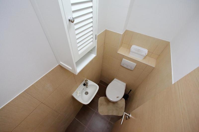 Few steps from the center - new and modern apartment for 4 persons - image 6