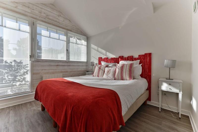 Classic Double Room with Balcony Sea View image 4