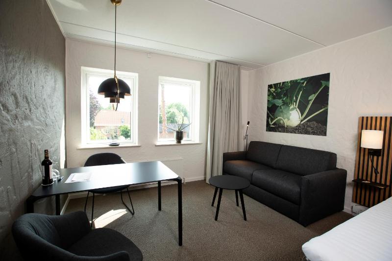Business King Room - Non-Smoking image 1