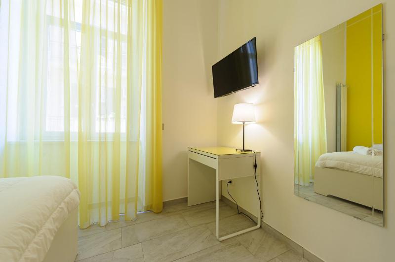 Via Aniello Falcone 72b - image 11