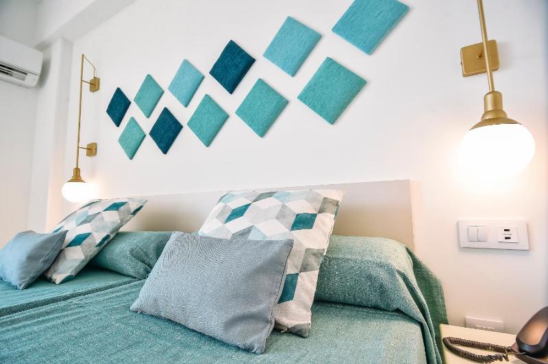 Double Room with Balcony (2 Adults + 1 Child) image 3