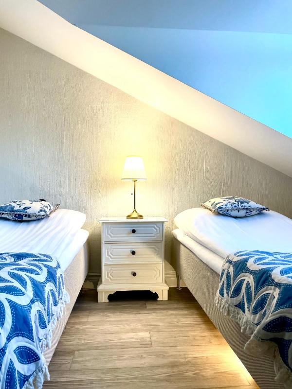 Twin Room image 1