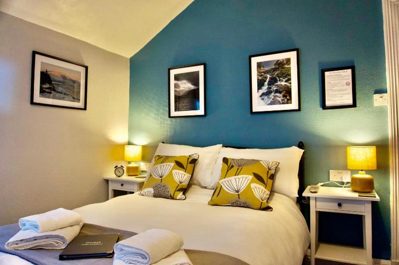 Double Room with Private Bathroom image 4