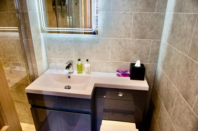 Greystoke House - image 39