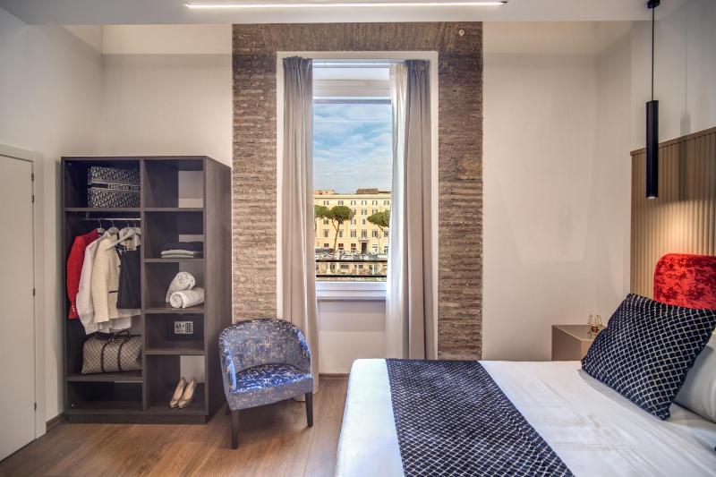 Superior Double or Twin Room with View image 4