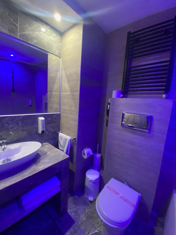 Double Room image 1