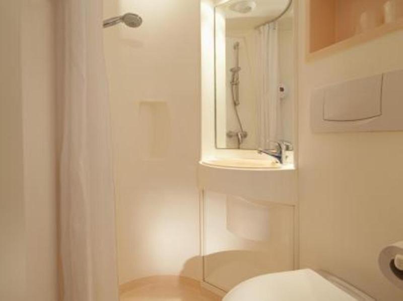 Double Room image 2