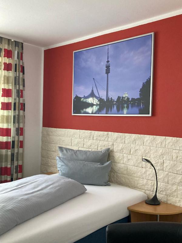 Single Room image 4