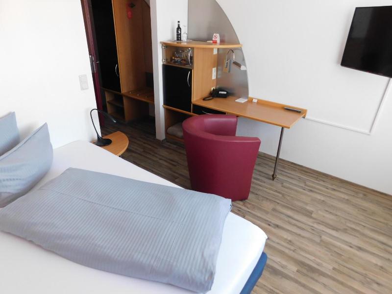 Single Room image 1