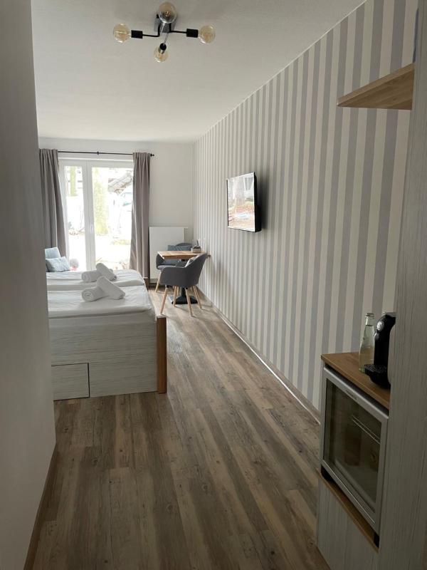 Double Room with Terrace image 4