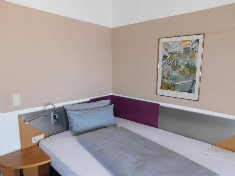 Single Room with Balcony image 1