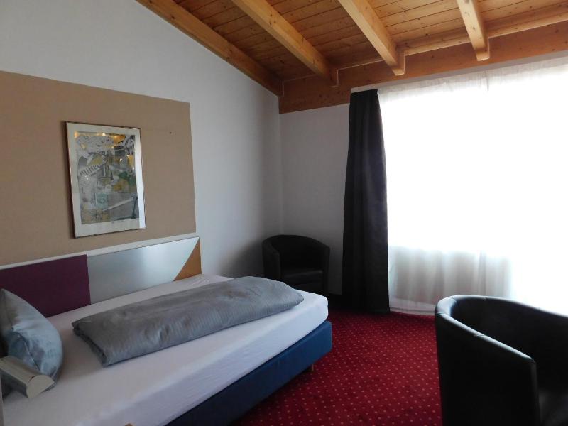 Single Room with Balcony image 4