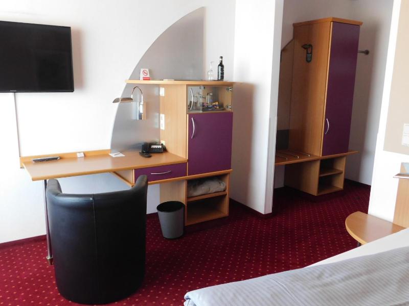 Single Room with Balcony image 3