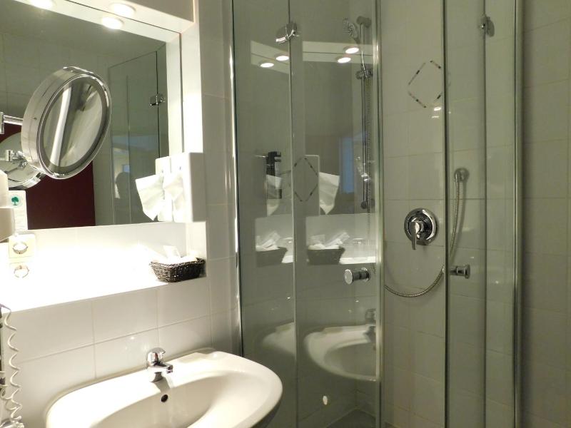 Single Room image 2