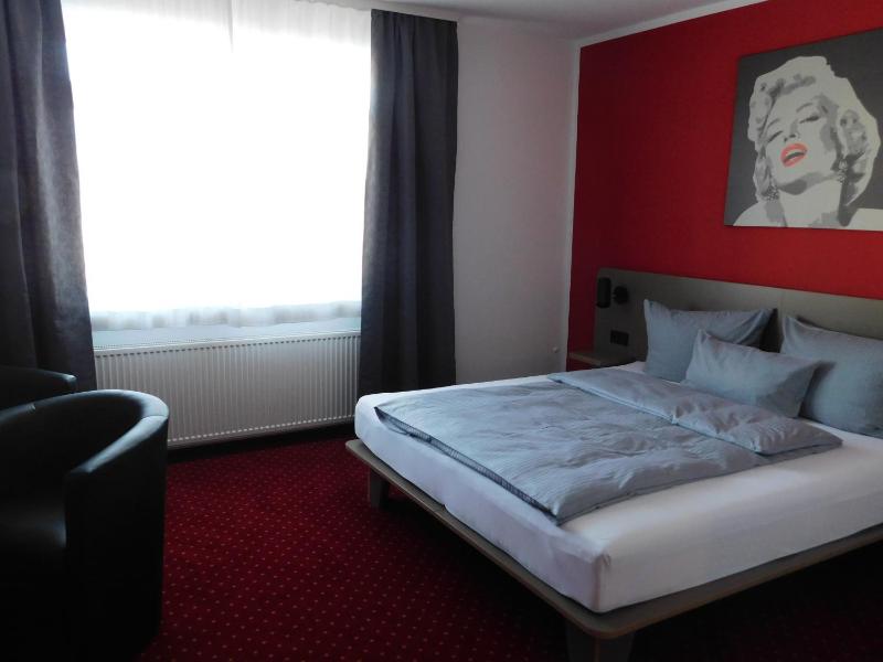 Deluxe Single Room image 4