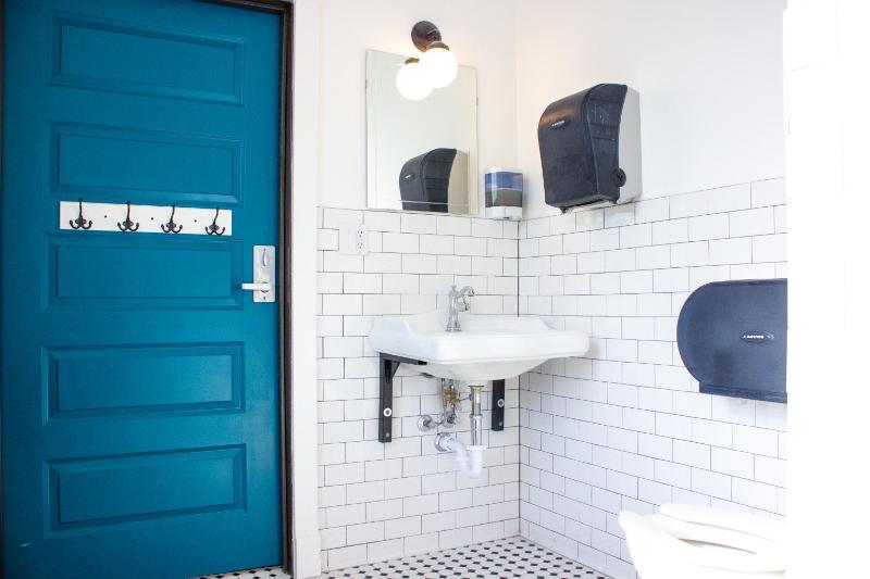 11th Avenue Hostel - image 45