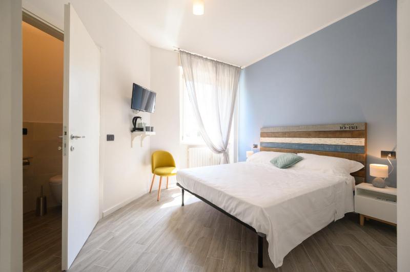 Standard Double Room image 2