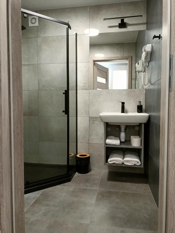 Deluxe Twin Room image 4