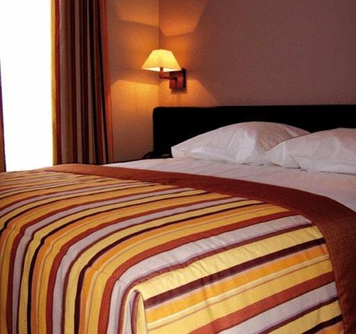 Double or Twin Room image 3