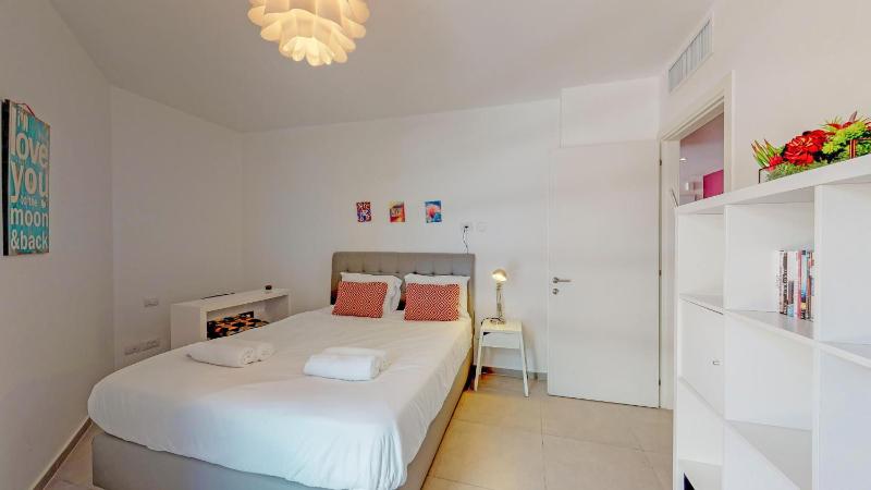 Brigth 3BR in Florentin's Complex by HolyGuest - image 6