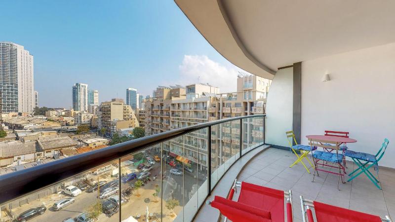 Brigth 3BR in Florentin's Complex by HolyGuest - image 10