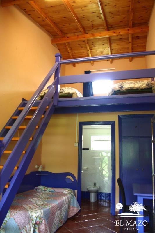 Quadruple Room with Garden View image 4