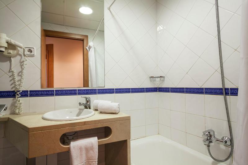 Triple Room image 4