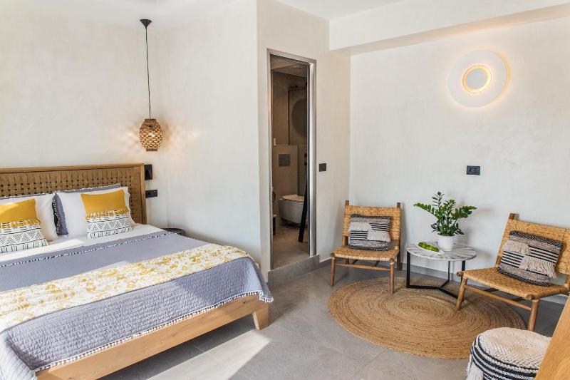 Almyra Oia Suites - Adults Only - image 13