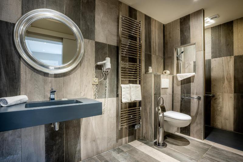 Double Room with Mountain View image 3