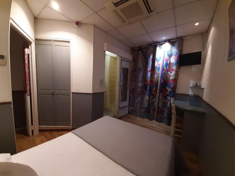 Standard Double Room image 1