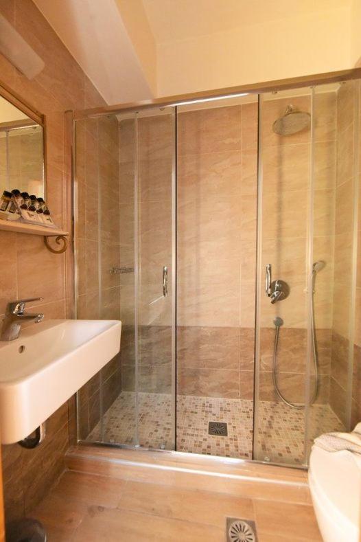 Paris Hotel - image 6