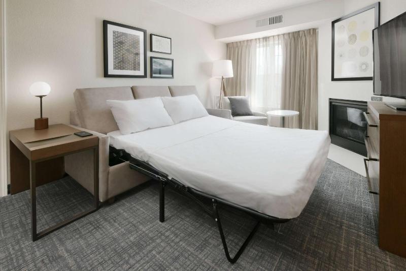 One-Bedroom King Suite - Non-Smoking image 4