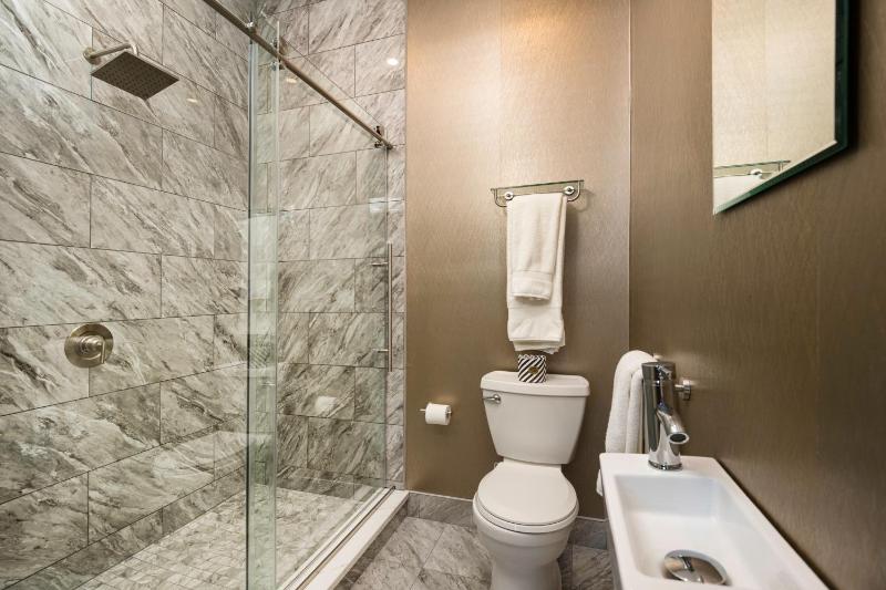 King Suite image 1