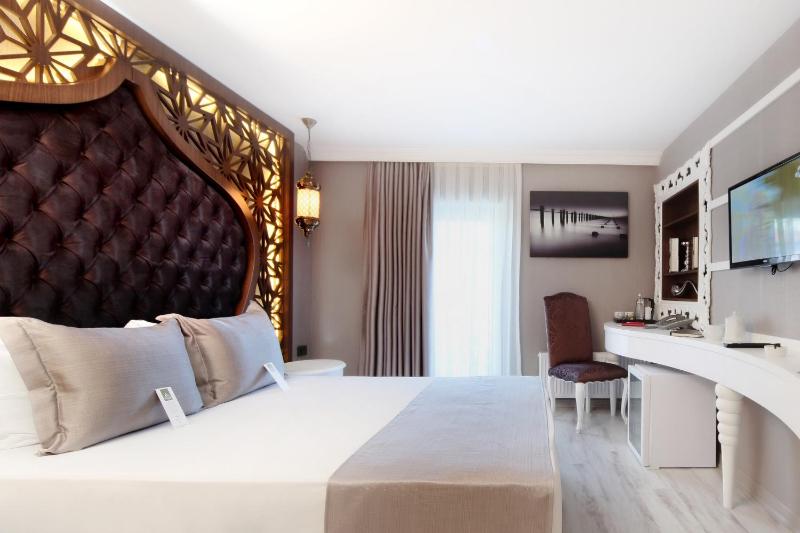 Standard Single Room with Jacuzzi image 3