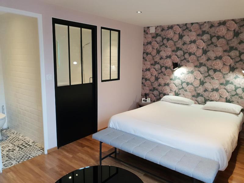 Double Room image 1