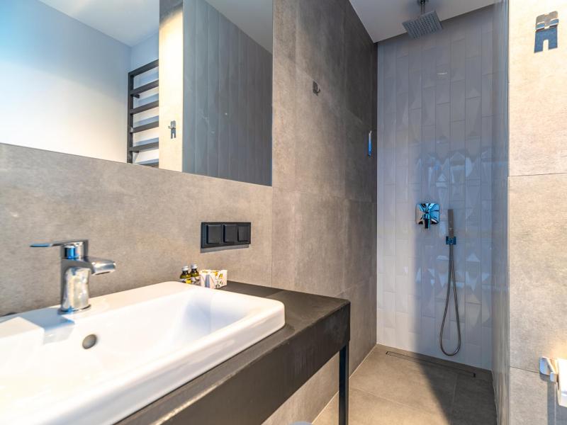 Studio Apartment with Terrace image 2