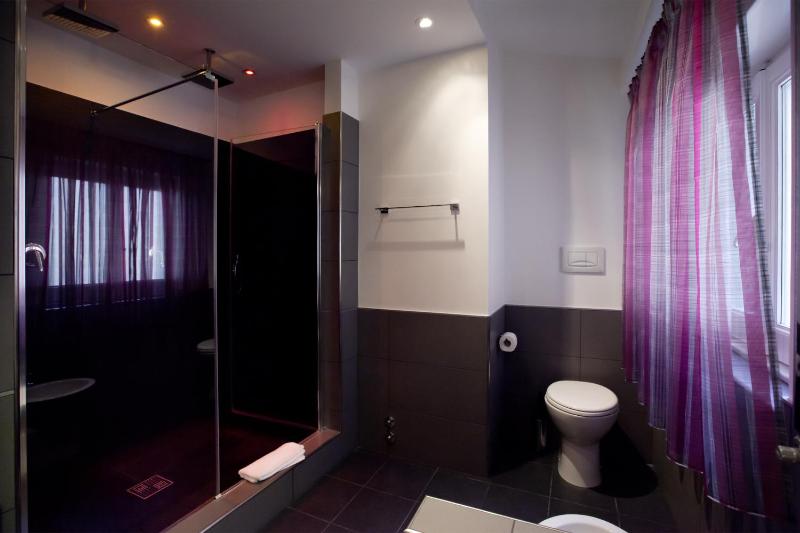 Deluxe Double Room image 2