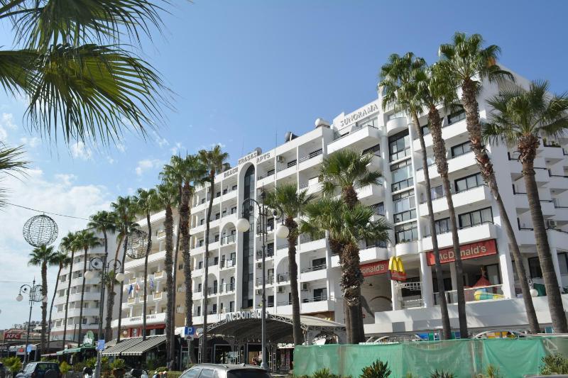 Les Palmiers Sunorama Beach Apartments - image 11