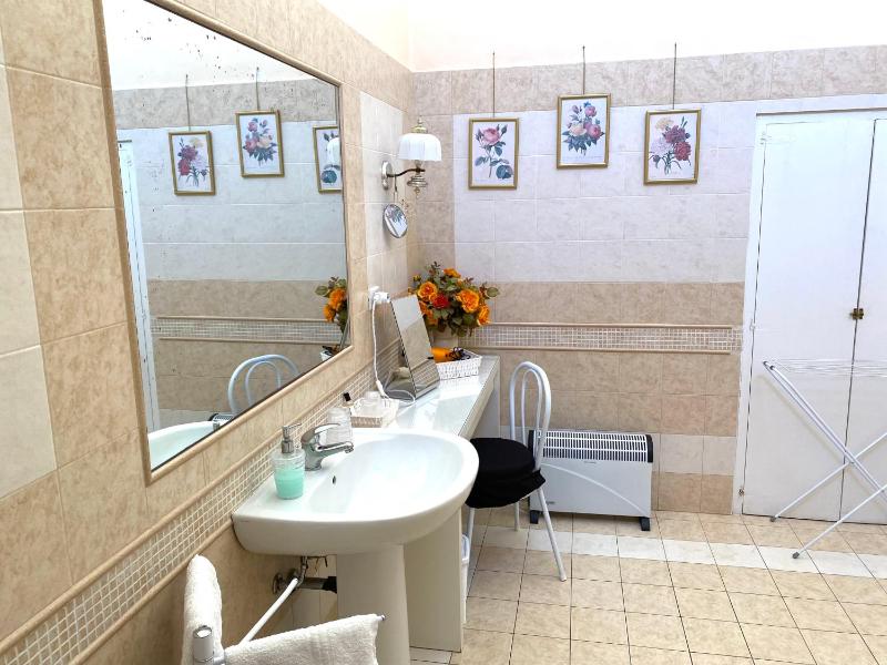 Superior Triple Room with Sea View image 3